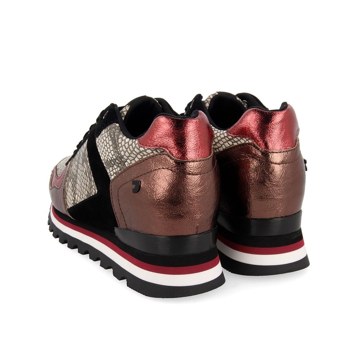 SNEAKERS: CATÁLOGO de Paula Fernández SNEAKERS: CATÁLOGO de Paula Fernández