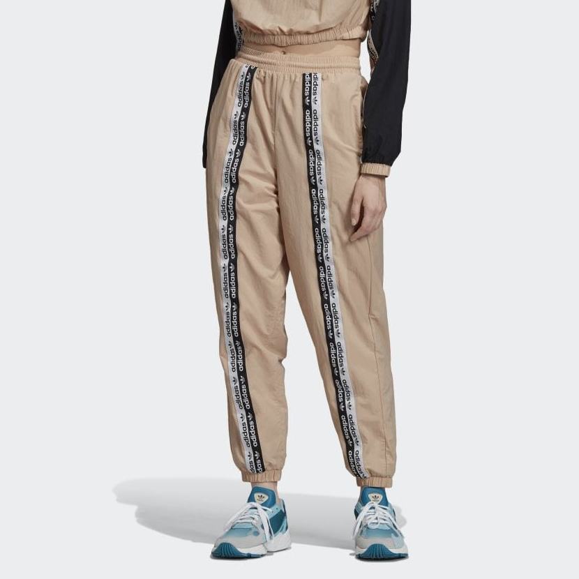 PANTALÓN : CATÁLOGO de Paula Fernández PANTALÓN : CATÁLOGO de Paula Fernández