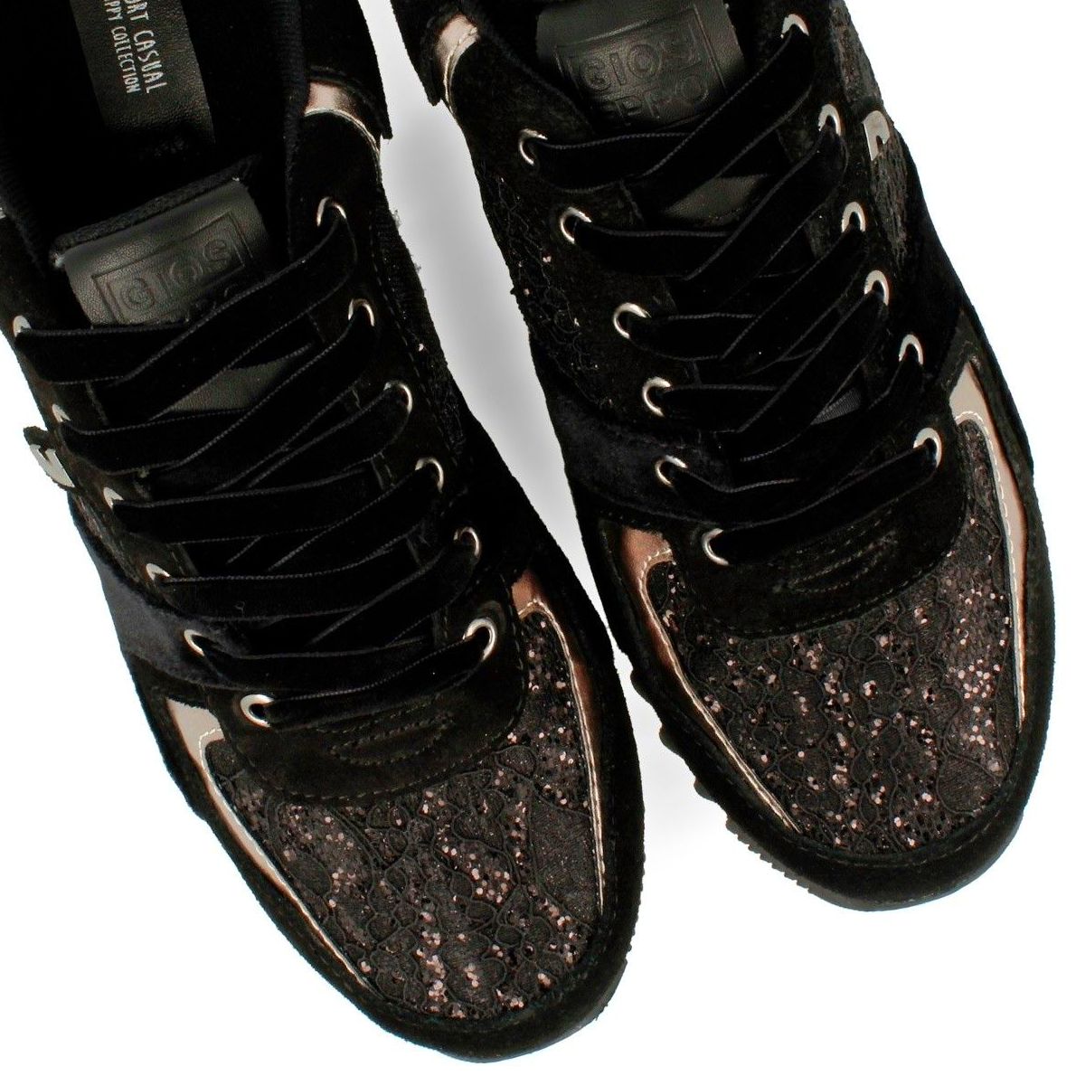 Sneakers negras texturas Sneakers negras texturas