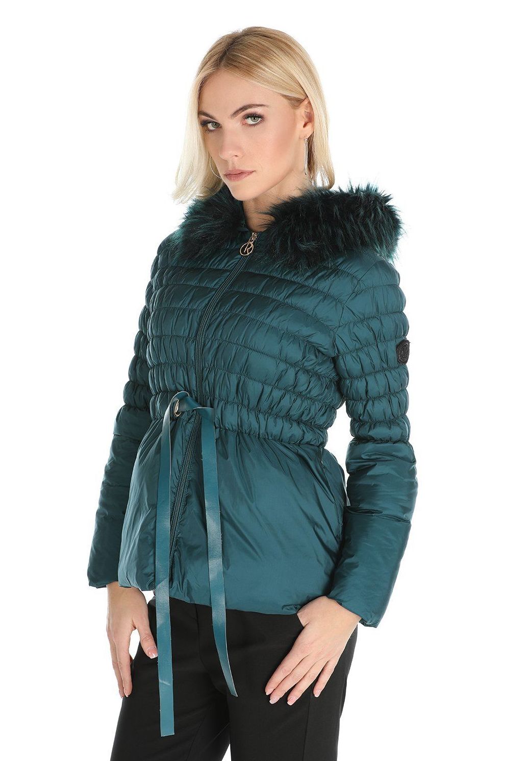CHAQUETA CORTA: CATÁLOGO de Paula Fernández CHAQUETA CORTA: CATÁLOGO de Paula Fernández