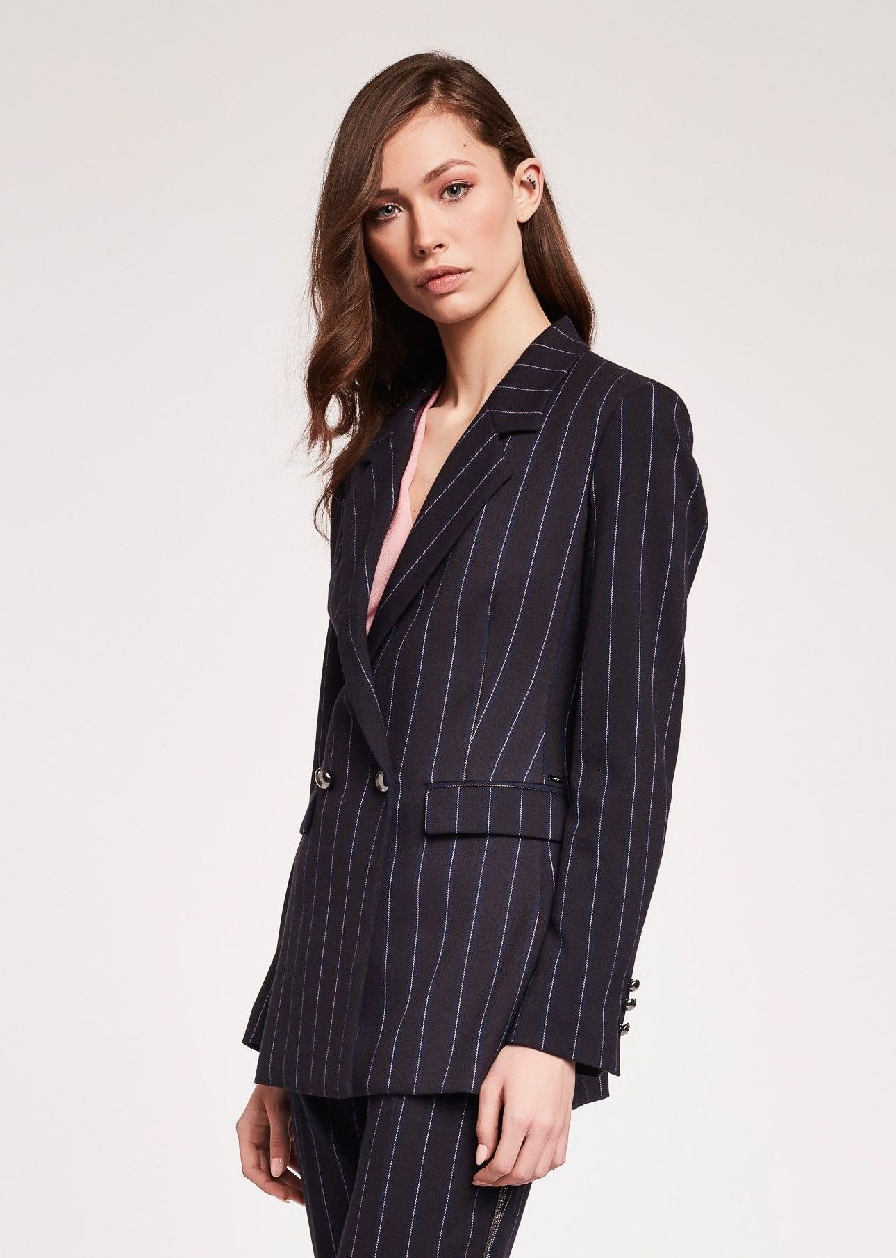BLAZER: CATÁLOGO de Paula Fernández BLAZER: CATÁLOGO de Paula Fernández