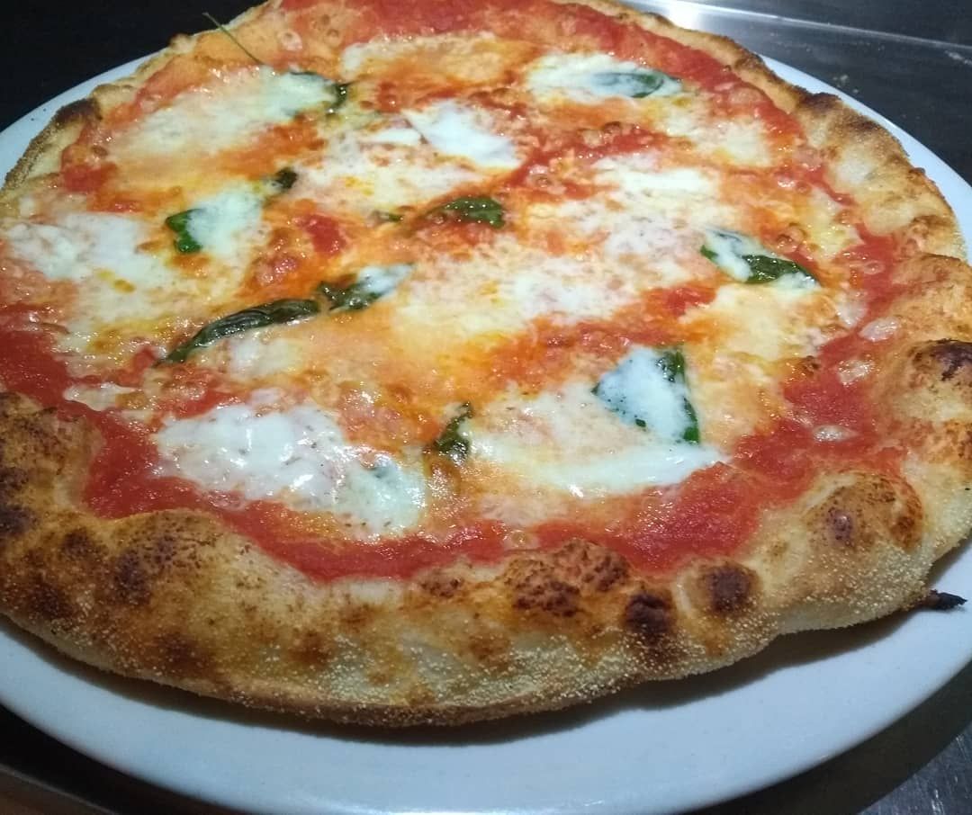 Pizzas: Carta de Restaurante Pizzería Metrópolis Pizzas: Carta de Restaurante Pizzería Metrópolis