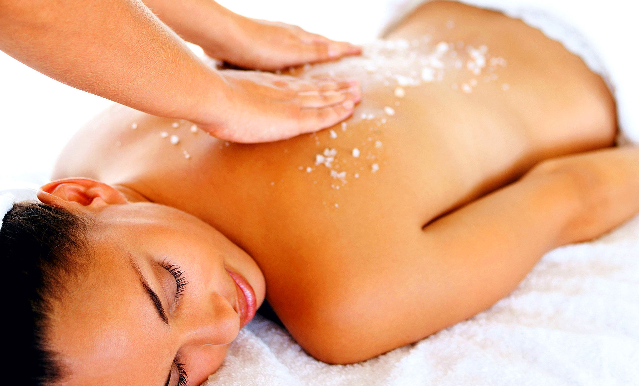 Exfoliación de sal y flores: Tratamientos de Alegría Spa Catalonia Reina Victoria**** Exfoliación de sal y flores: Tratamientos de Alegría Spa Catalonia Reina Victoria****
