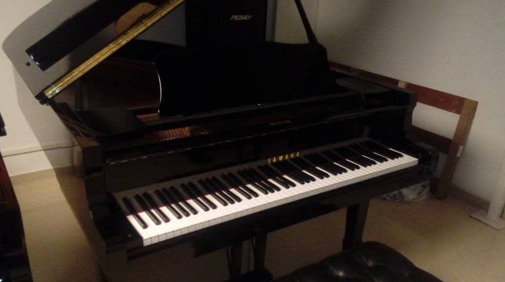 PIANO YAMAHA MD. G5 : Catálogo de L'Art Guinardó PIANO YAMAHA MD. G5 : Catálogo de L'Art Guinardó