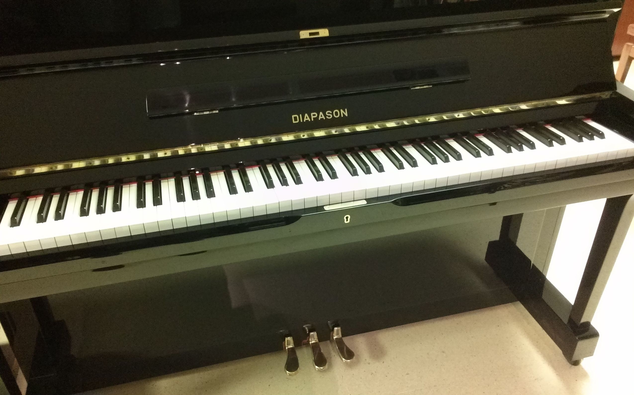 PIANO ALQUILER DIAPASON 125C HECHO POR KAWAI ALQUILADO: Catálogo de L'Art Guinardó PIANO ALQUILER DIAPASON 125C HECHO POR KAWAI ALQUILADO: Catálogo de L'Art Guinardó