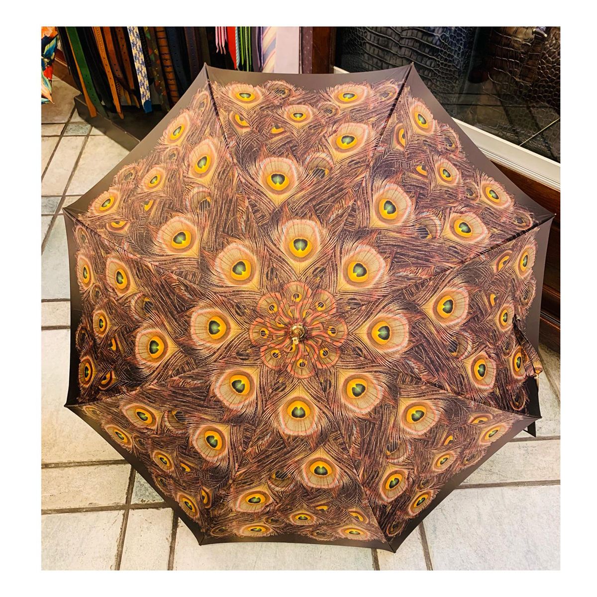 Paraguas con variedad en colores en Logroño