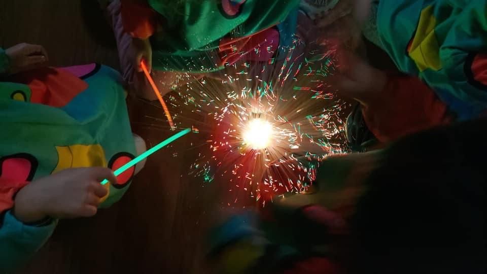 Luces: Centro Infantil Pompitas de Centro Infantil Pompitas Luces: Centro Infantil Pompitas de Centro Infantil Pompitas