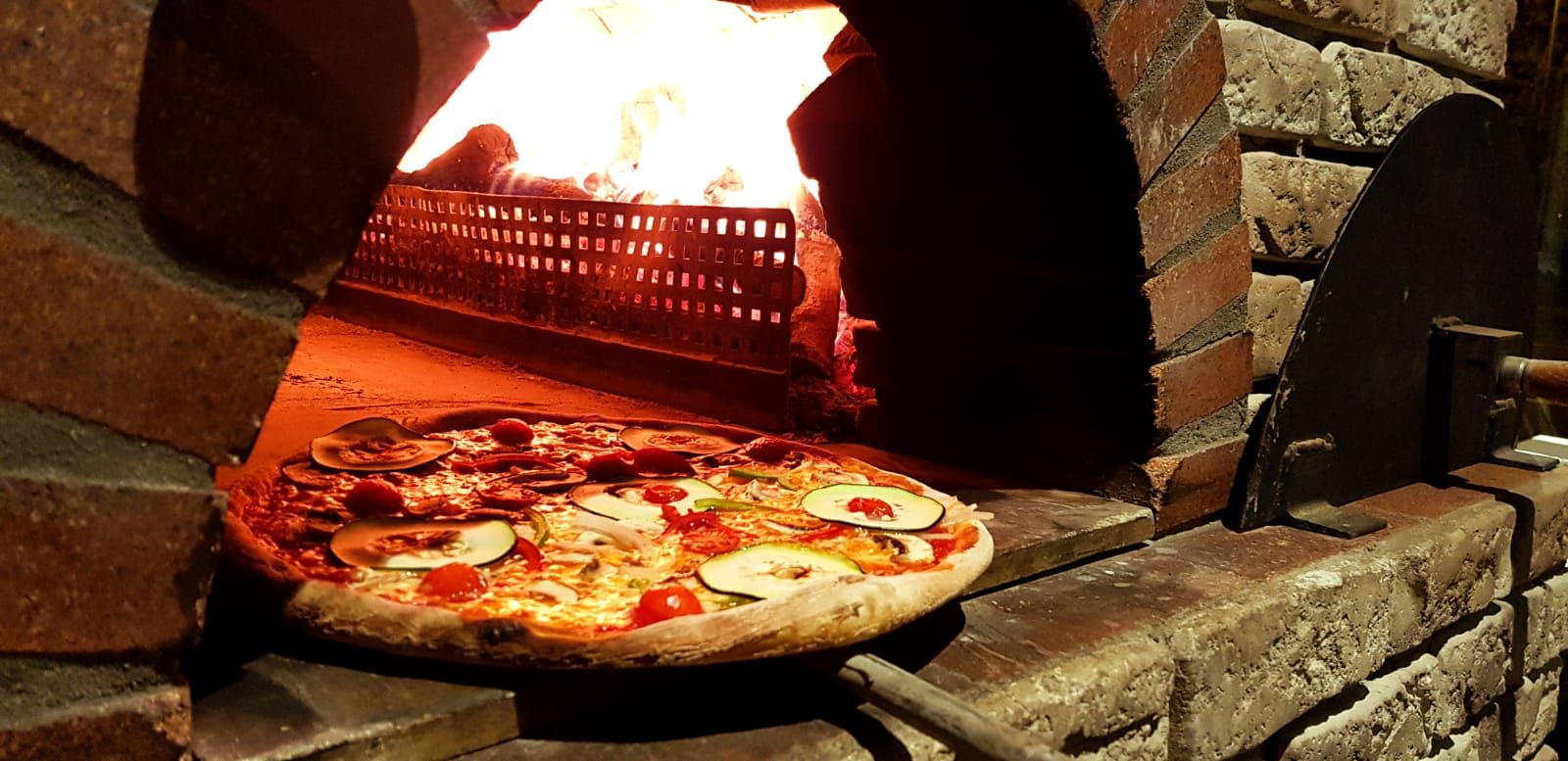 Pizzas: Nuestros platos de Ristorante IL DUOMO di Firenze Pizzas: Nuestros platos de Ristorante IL DUOMO di Firenze