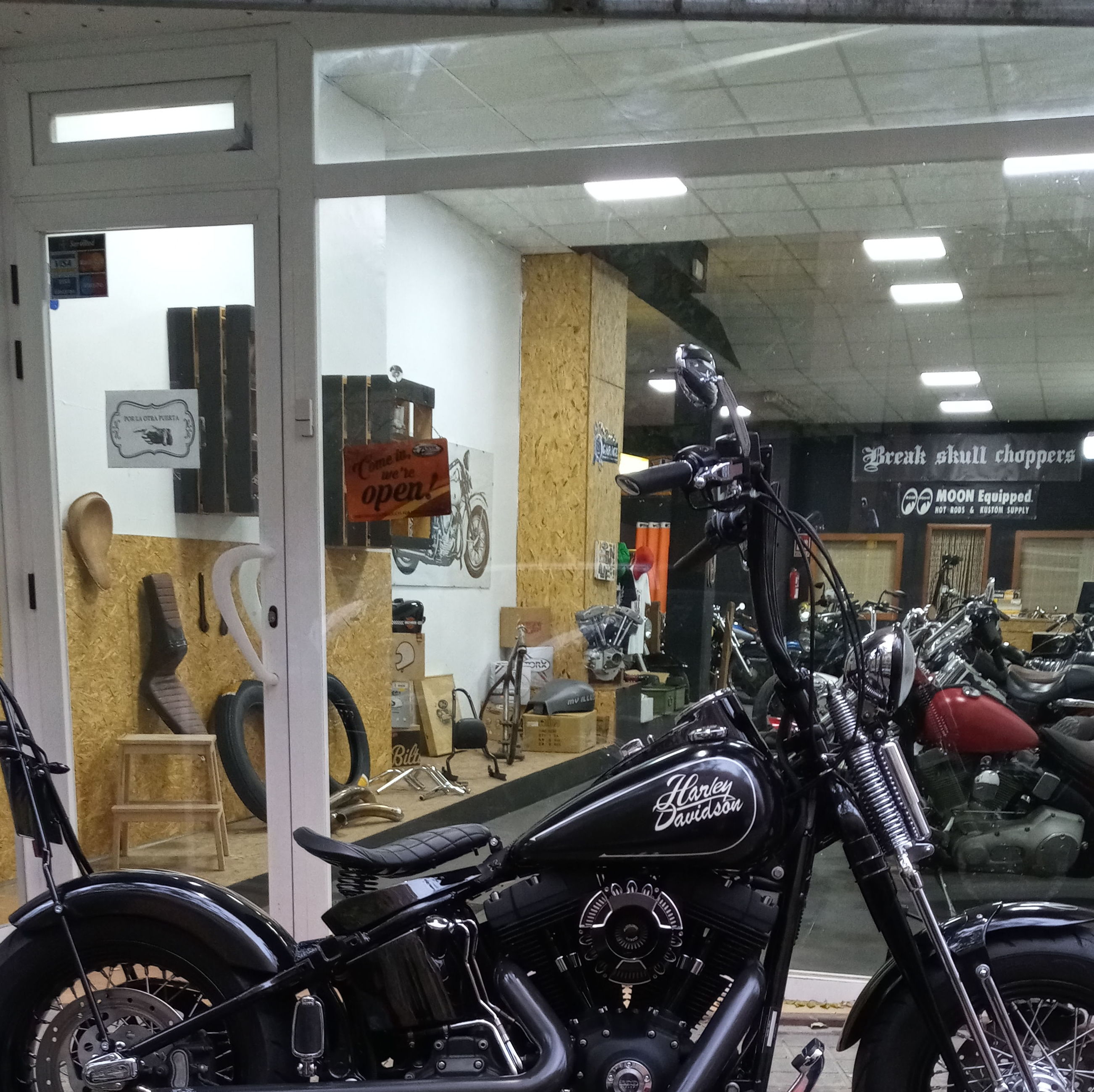 Harley davidson , crossbones , bobbers , choppers , motorcycle , transformacion harley davidson , harley davidson valencia , personalizar moto custon , personalizar harley davidson Harley davidson , crossbones , bobbers , choppers , motorcycle , transformacion harley davidson , harley davidson valencia , personalizar moto custon , personalizar harley davidson