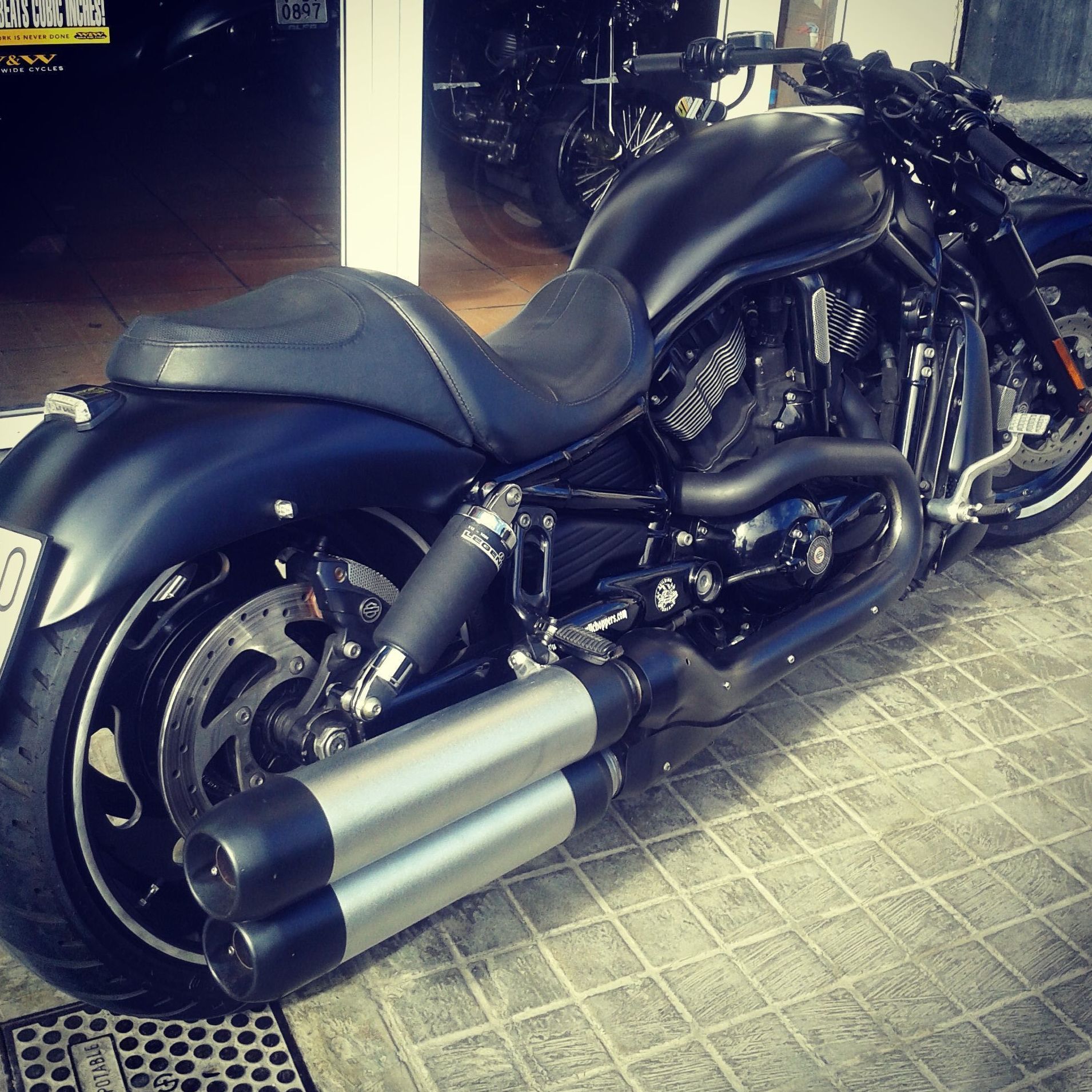 transformación vrod, , transformación harley davidson, motos custom, personalizar motos, venta motos custom transformación vrod, , transformación harley davidson, motos custom, personalizar motos, venta motos custom