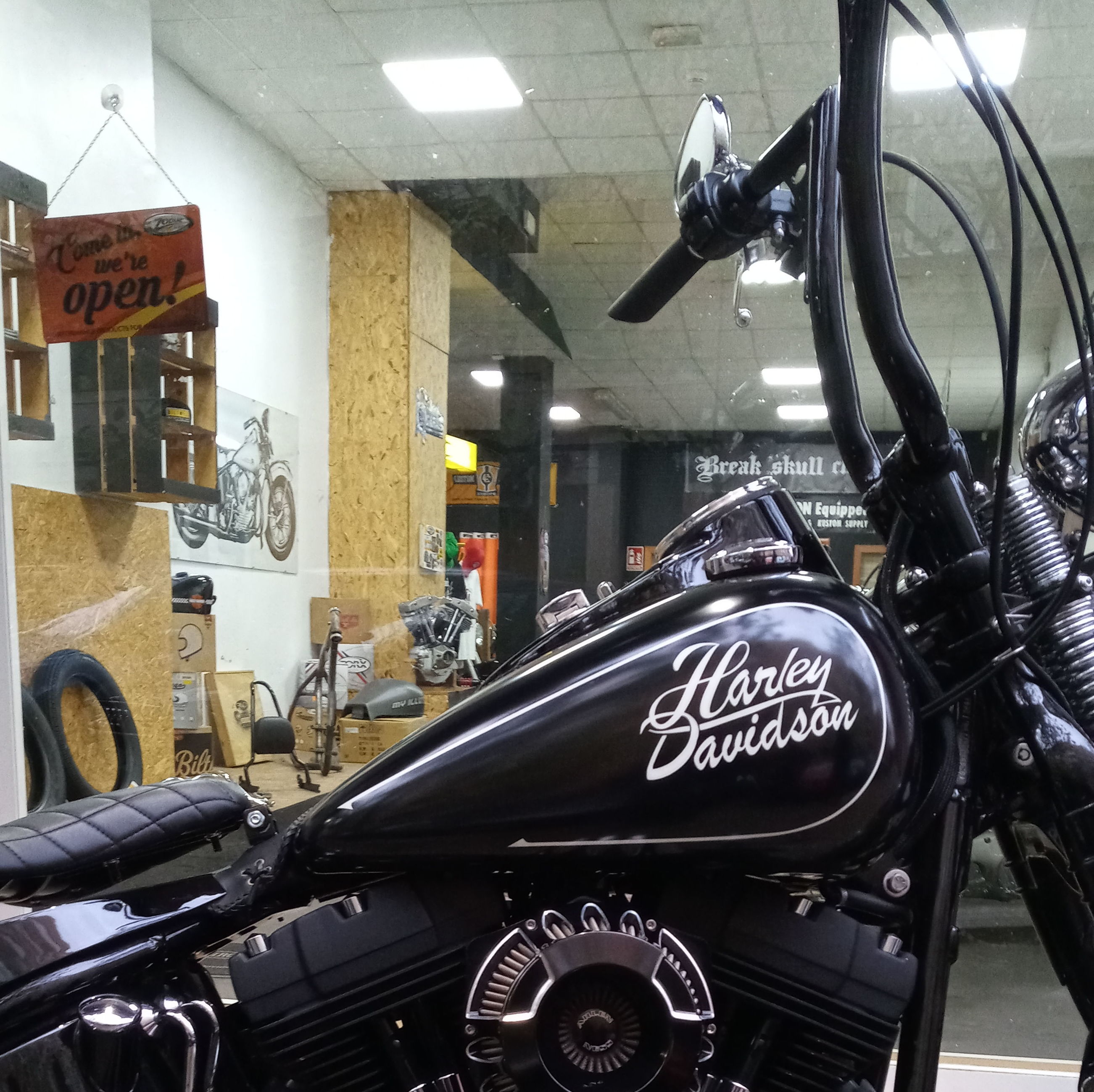 Harley davidson , crossbones , bobbers , choppers , motorcycle , transformacion harley davidson , harley davidson valencia , personalizar moto custon , personalizar harley davidson Harley davidson , crossbones , bobbers , choppers , motorcycle , transformacion harley davidson , harley davidson valencia , personalizar moto custon , personalizar harley davidson