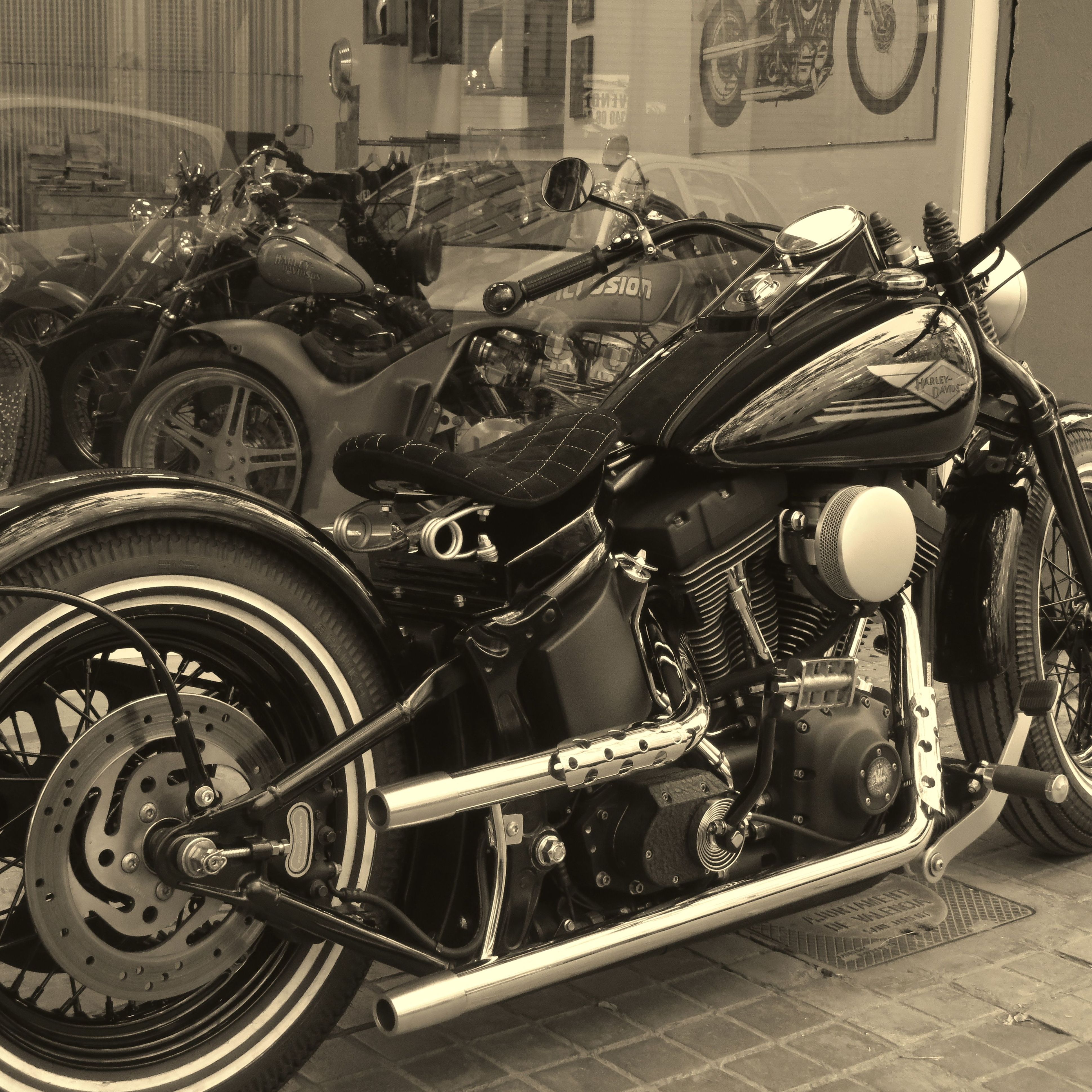 #harleydavidson #bobbers #choppers #softail #custom #motoscustomvalencia #harleydavidson #bobbers #choppers #softail #custom #motoscustomvalencia