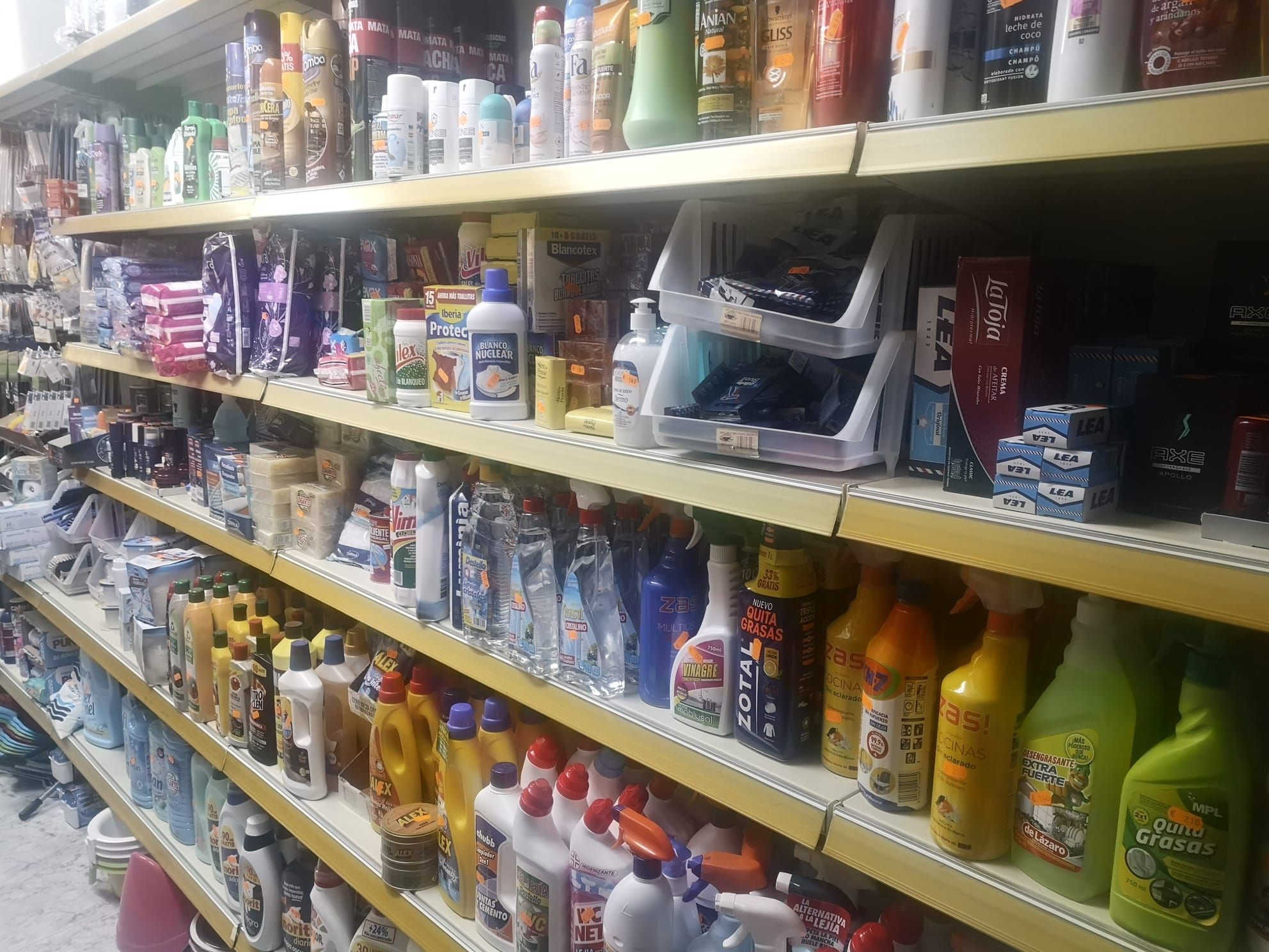 Limpieza y Droguería: Servicios de Euro Melgar 100 Limpieza y Droguería: Servicios de Euro Melgar 100