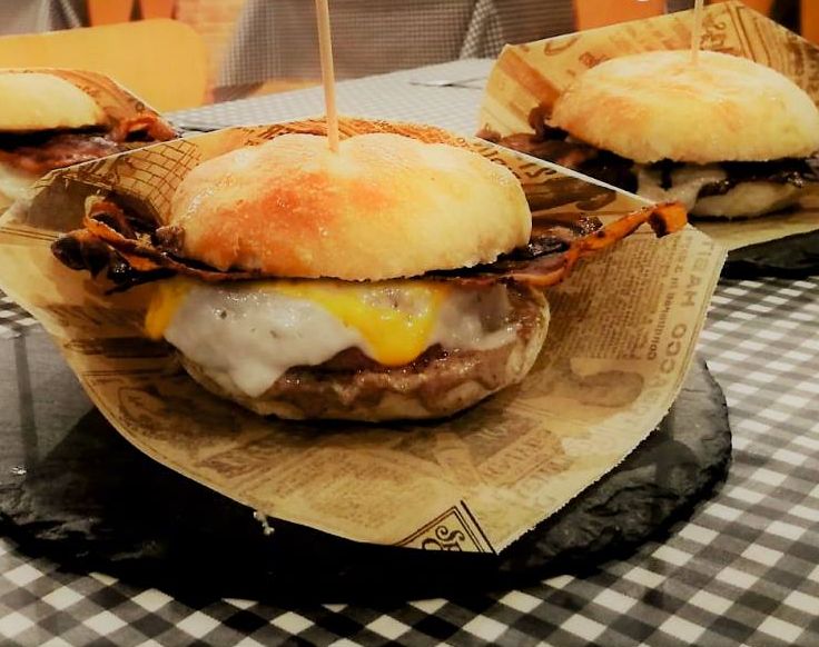 Frankfurt y Burgers: Carta de Lo Carrilet XXI Frankfurt y Burgers: Carta de Lo Carrilet XXI