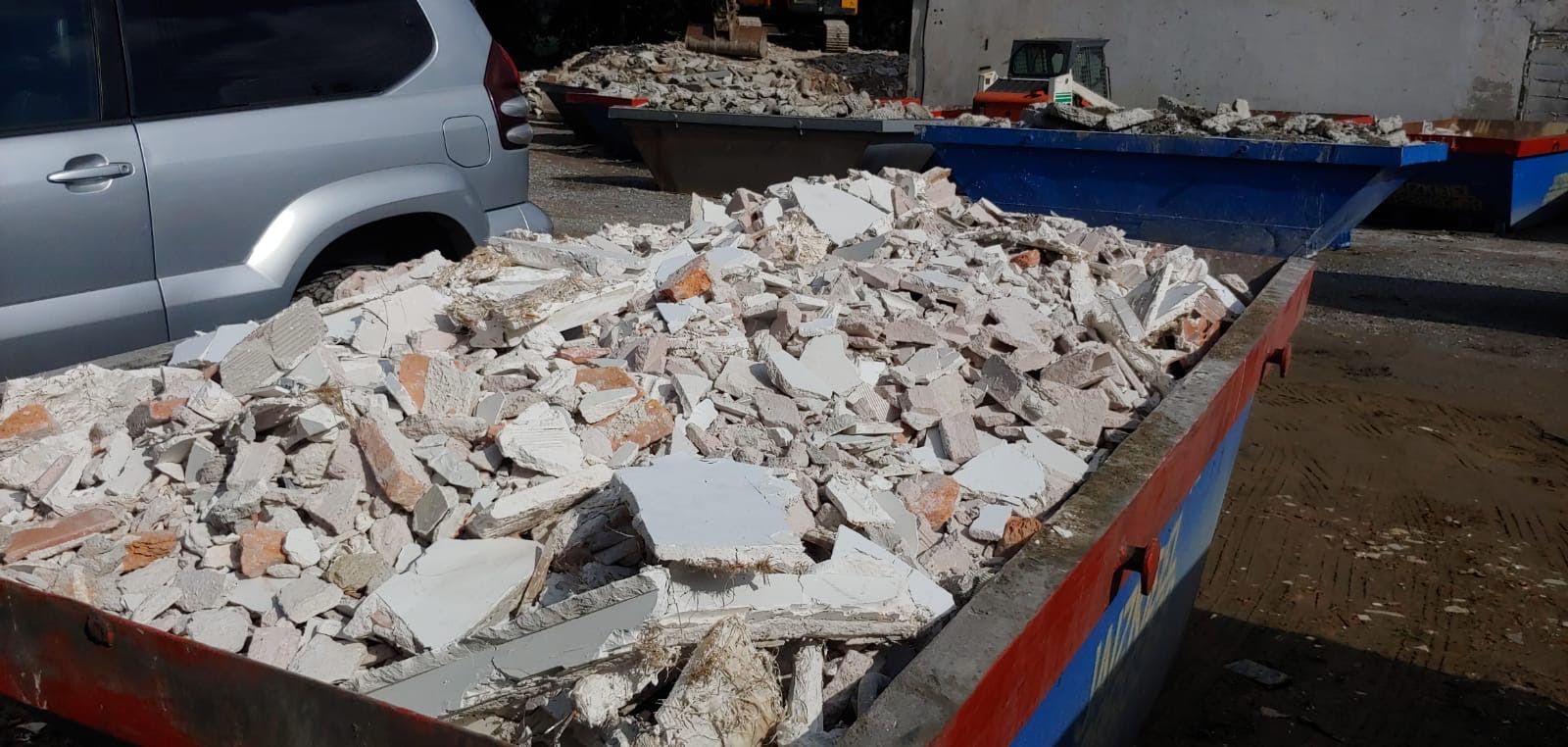 Alquiler de contenedores: Catálogo de Transportes y Contenedores Jaizkibel Alquiler de contenedores: Catálogo de Transportes y Contenedores Jaizkibel
