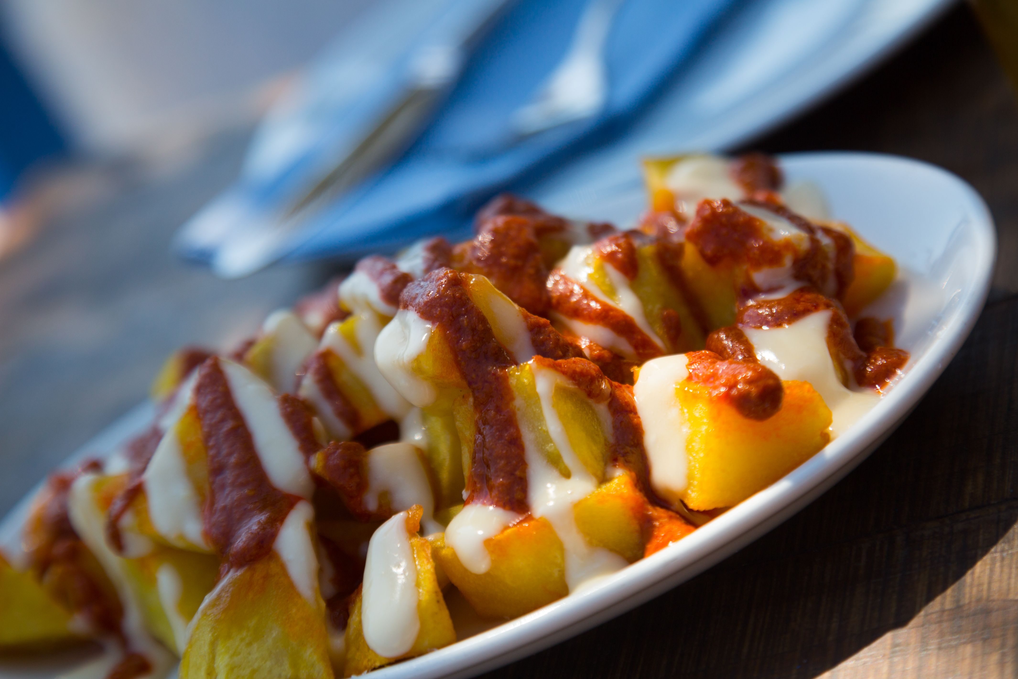 Raciones de patatas: Especialidades de Cervecería La Ribereña Raciones de patatas: Especialidades de Cervecería La Ribereña