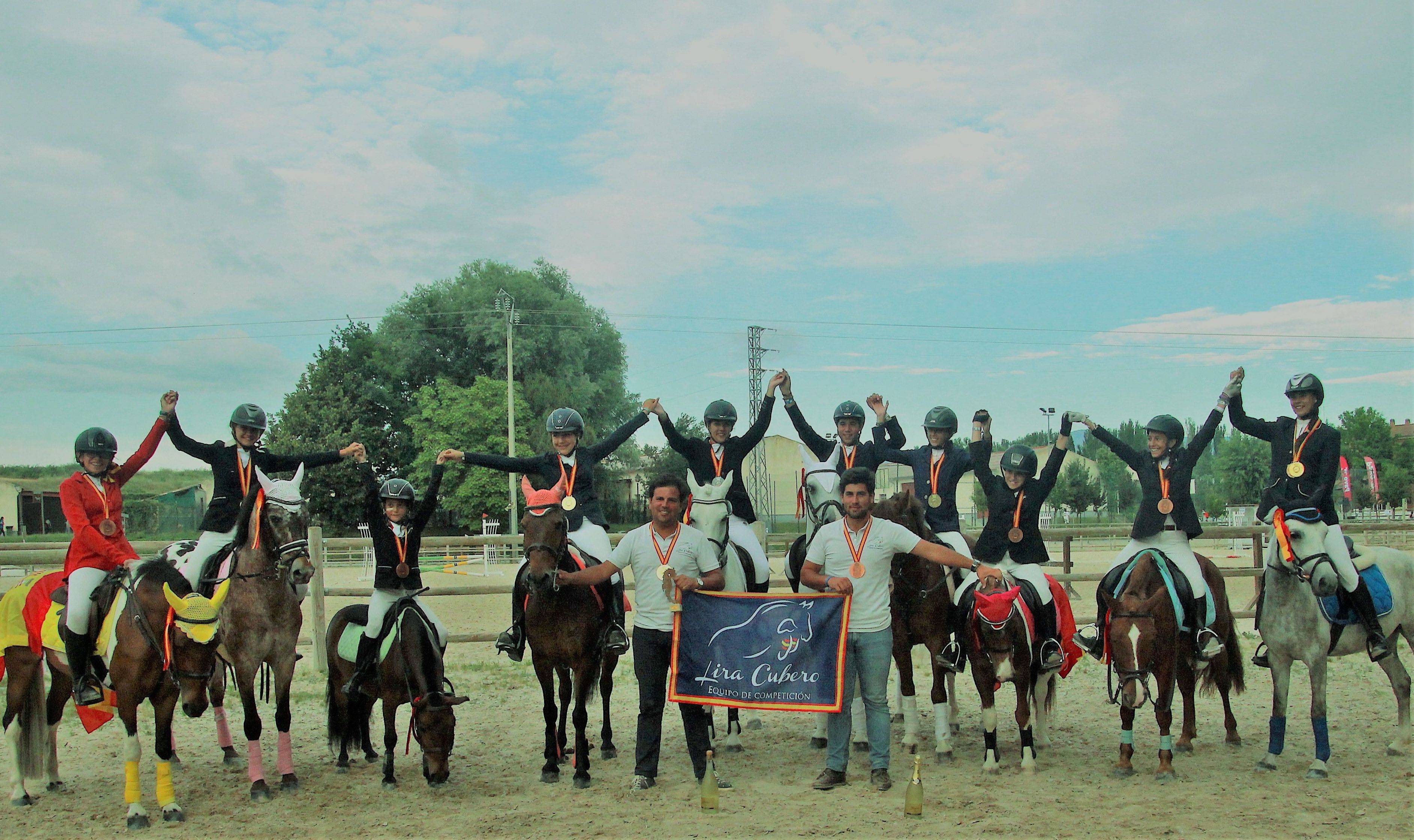 Equipo competición de ponis Madrid - Fuente el Saz del Jarama Equipo competición de ponis Madrid - Fuente el Saz del Jarama