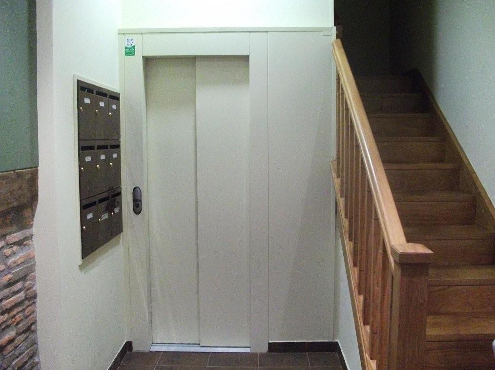 Instalación de ascensores: Servicios  de Thisan Construcciones y Reformas