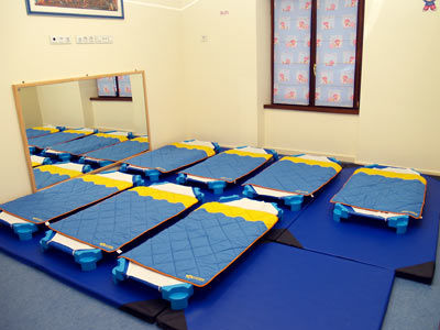 Educación Infantil Guardería Niños, sala de siesta 