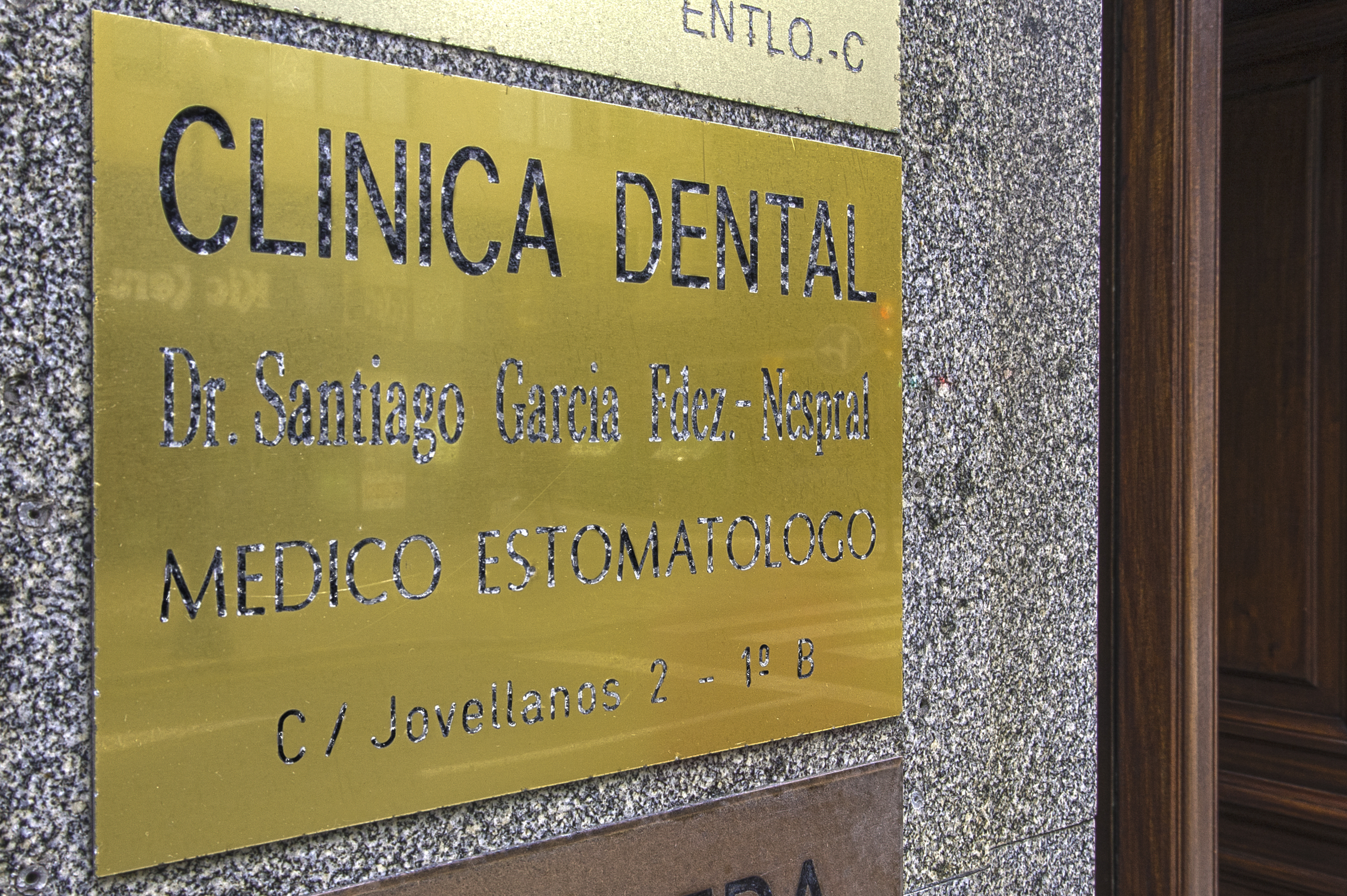 Foto 2 de Clínicas dentales en Gijón | Clínica Dental Santiago G. Fdez. - Nespral