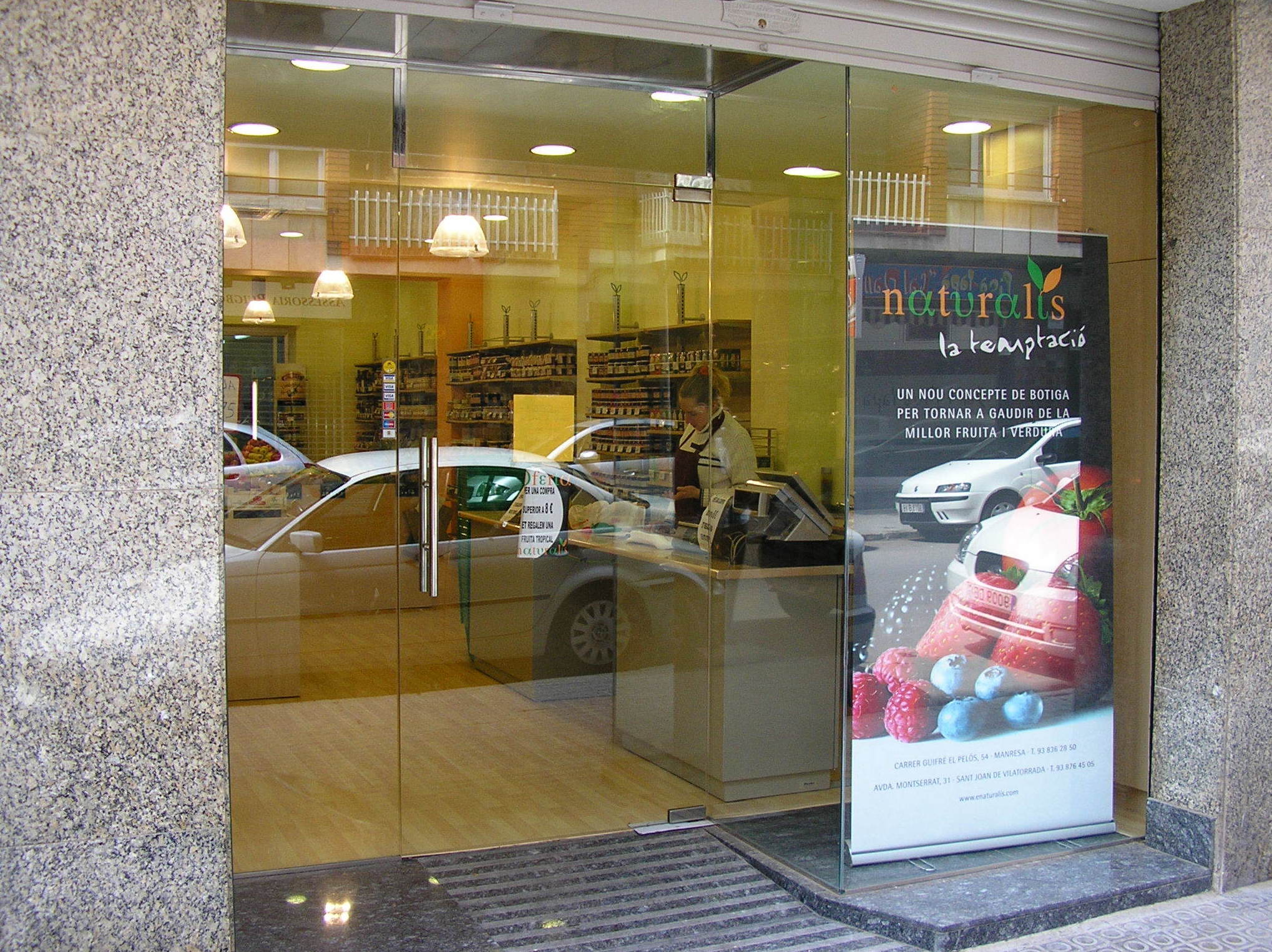 Cerramientos, escaparates, acristalamientos: Trabajos de Aluminismanresa Cerramientos, escaparates, acristalamientos: Trabajos de Aluminismanresa