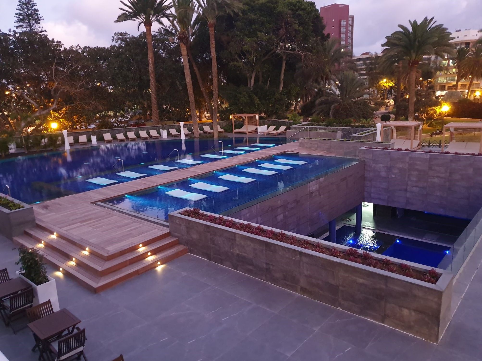 tarima piscina Hotel Santa Catalina
