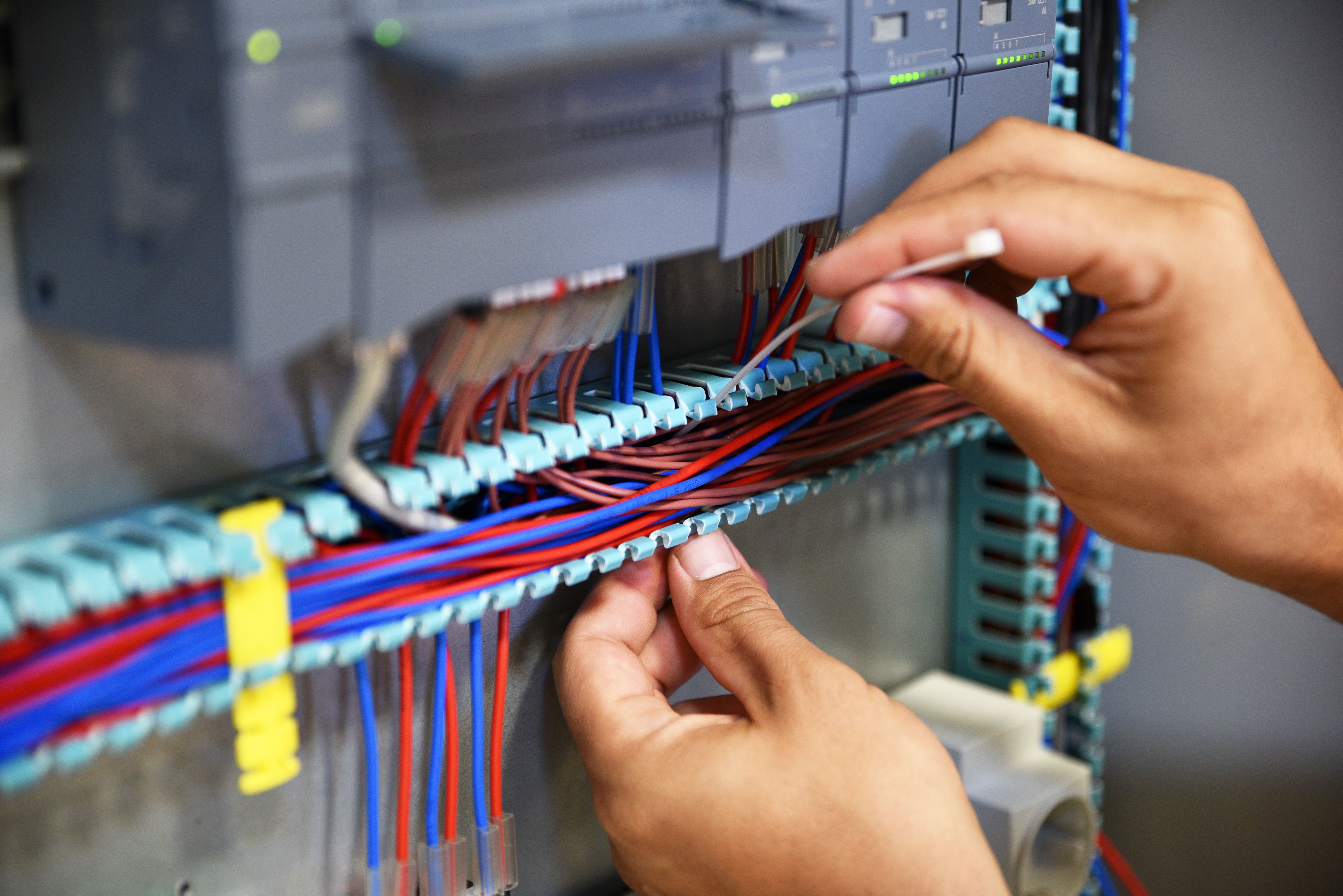 Instalaciones eléctricas en baja tensión: Servicios de Vegaluz, S.L. Instalaciones eléctricas en baja tensión: Servicios de Vegaluz, S.L.