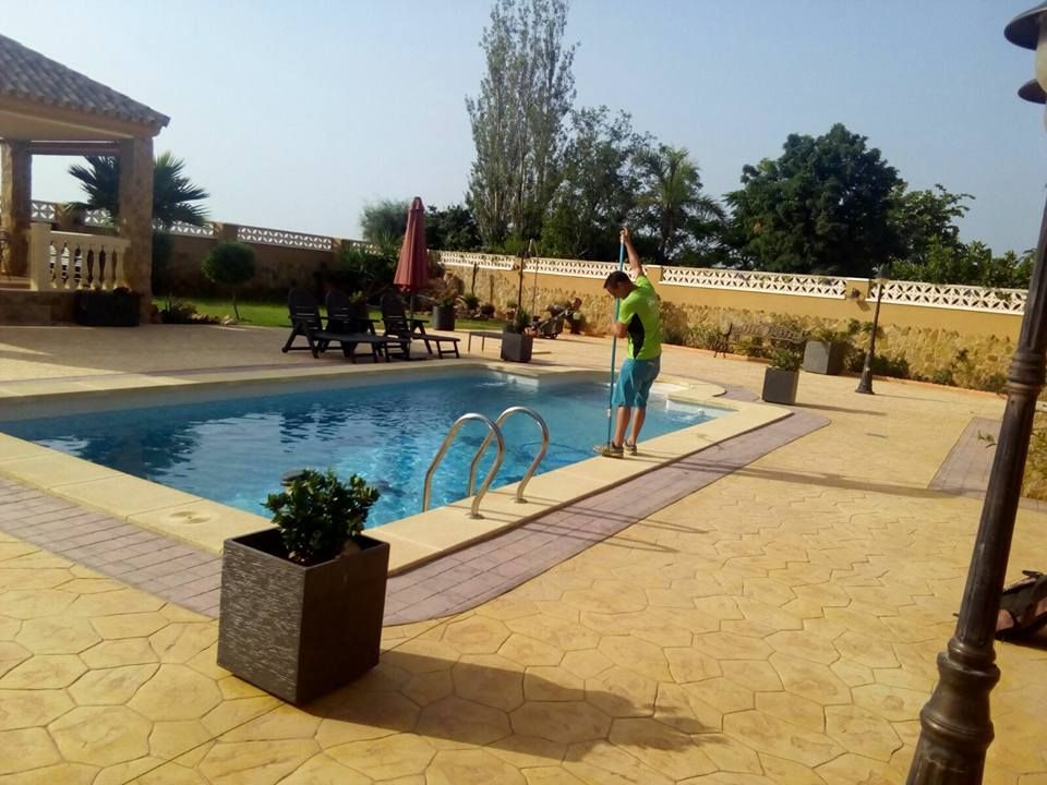 Mantenimiento de piscinas: Servicios de PauMar Jardines y Piscinas Mantenimiento de piscinas: Servicios de PauMar Jardines y Piscinas