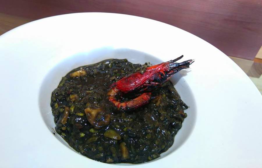 Arroz negro con carabineros y choco de trasmallo Arroz negro con carabineros y choco de trasmallo