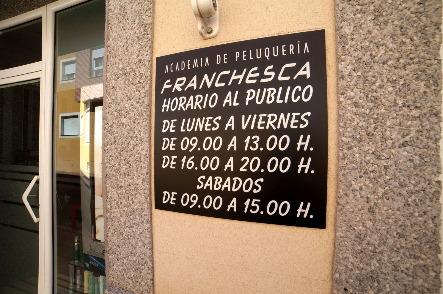 Horario de la academia de peluquería en Los Dolores (Cartagena)