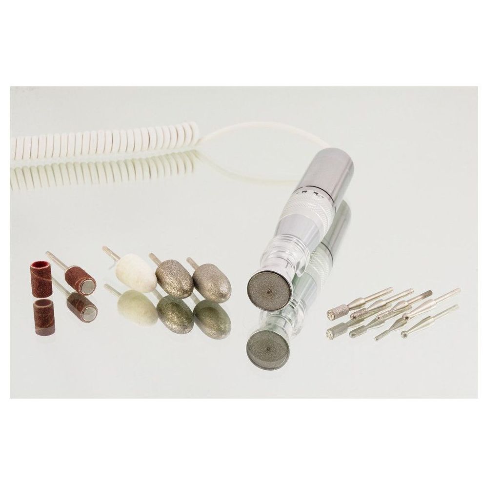 Manicura y pedicura: Servicios de Academia de Peluquería Franchesca Manicura y pedicura: Servicios de Academia de Peluquería Franchesca
