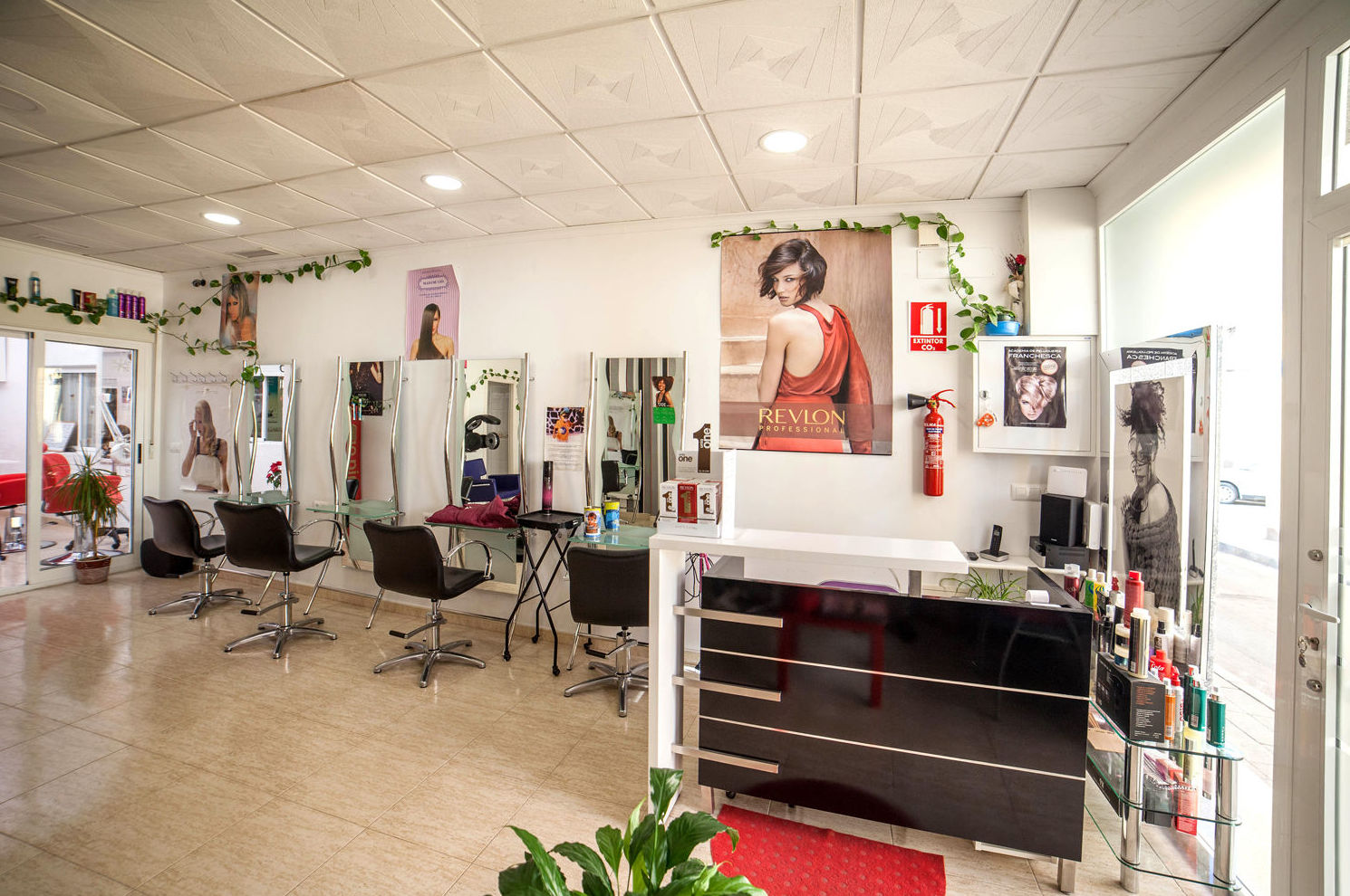 Formación de peluqueros y peluqueras en Los Dolores (Cartagena)