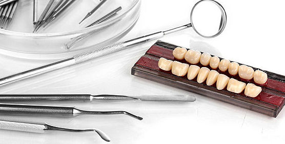 Prótesis dental fija: Servicios de Centro Dental Integral Mª Azucena Plata Vega Prótesis dental fija: Servicios de Centro Dental Integral Mª Azucena Plata Vega