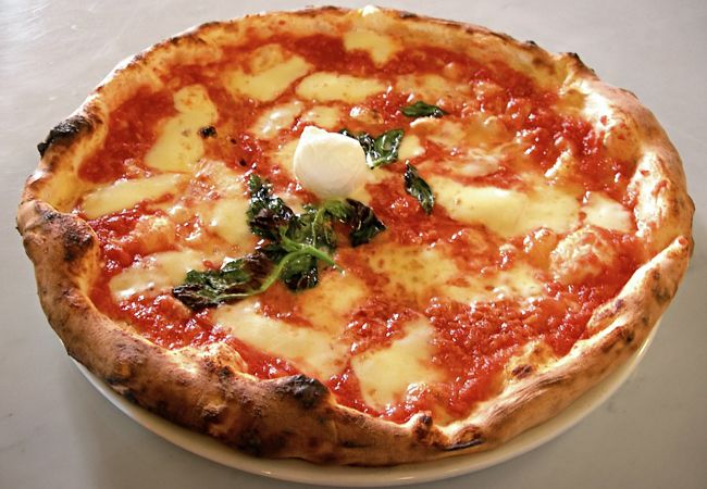 Pizzas Clásicas: Nueva carta de La Piazza Pizzas Clásicas: Nueva carta de La Piazza