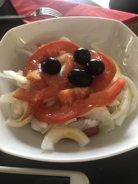 Ensaladas: Tapas y Especialidades de Plats i Vermut Ensaladas: Tapas y Especialidades de Plats i Vermut