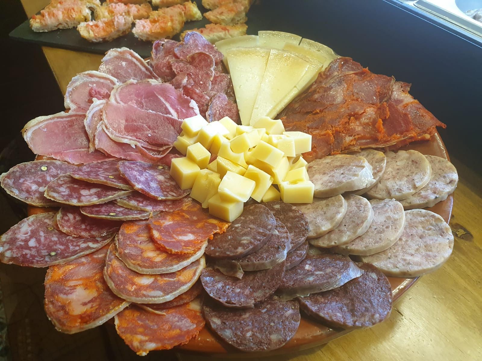 Embutidos: Tapas y Especialidades de Plats i Vermut Embutidos: Tapas y Especialidades de Plats i Vermut