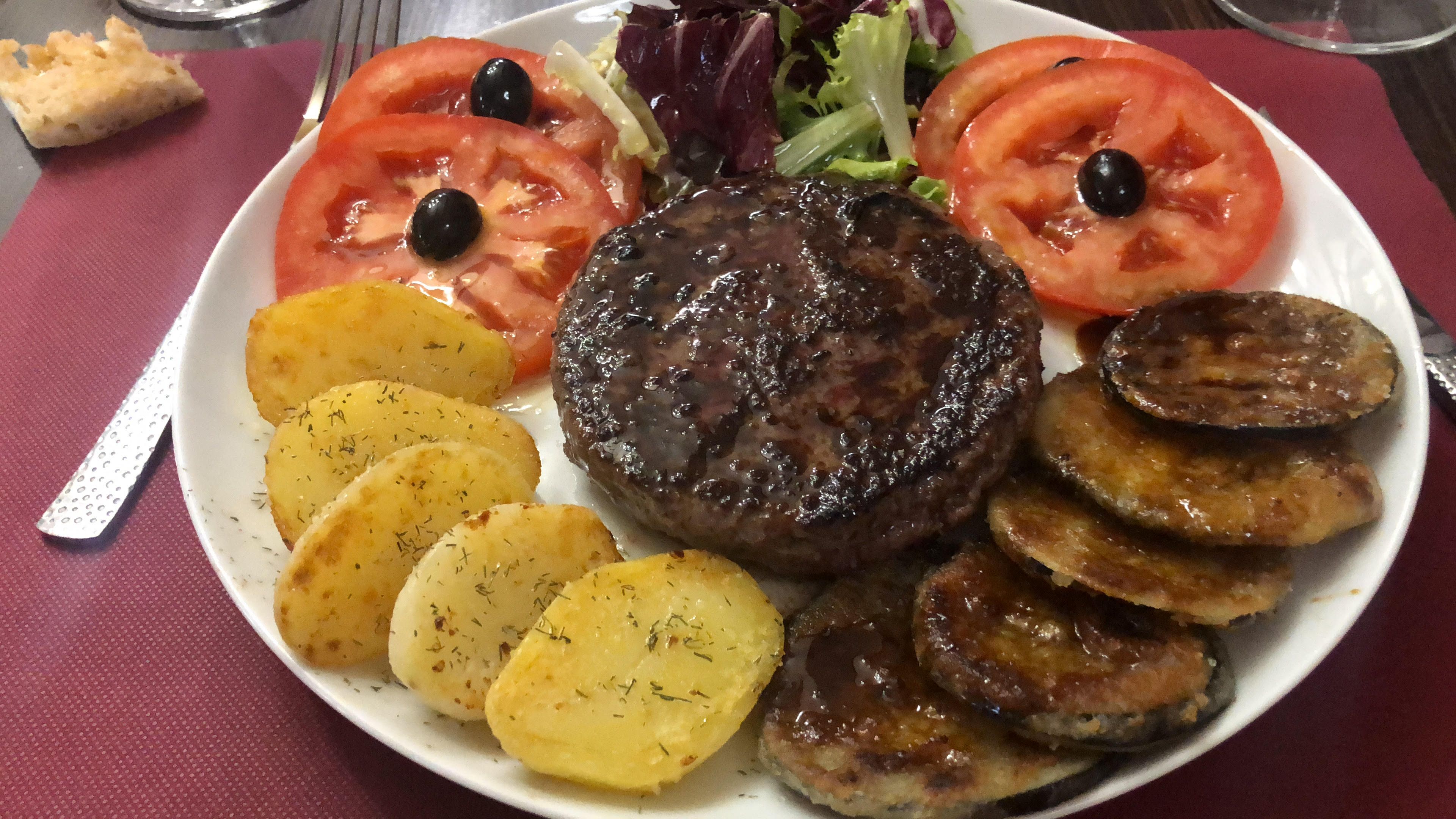 Especialidades: Tapas y Especialidades de Plats i Vermut Especialidades: Tapas y Especialidades de Plats i Vermut
