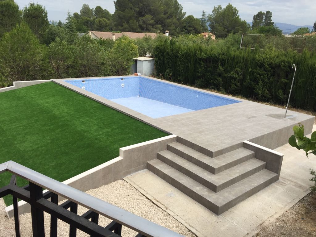 Piscinas: Servicios de Construsalior, S.L.U. Piscinas: Servicios de Construsalior, S.L.U.