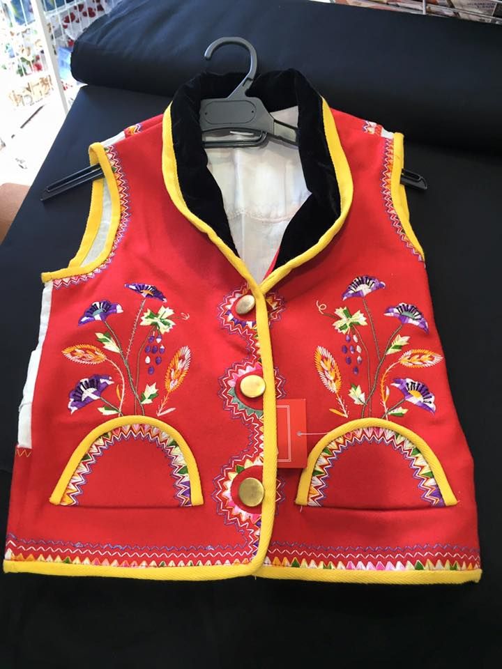 Trajes y artículos para fiestas regionales y carnaval: Servicios de Mercería Lores Trajes y artículos para fiestas regionales y carnaval: Servicios de Mercería Lores
