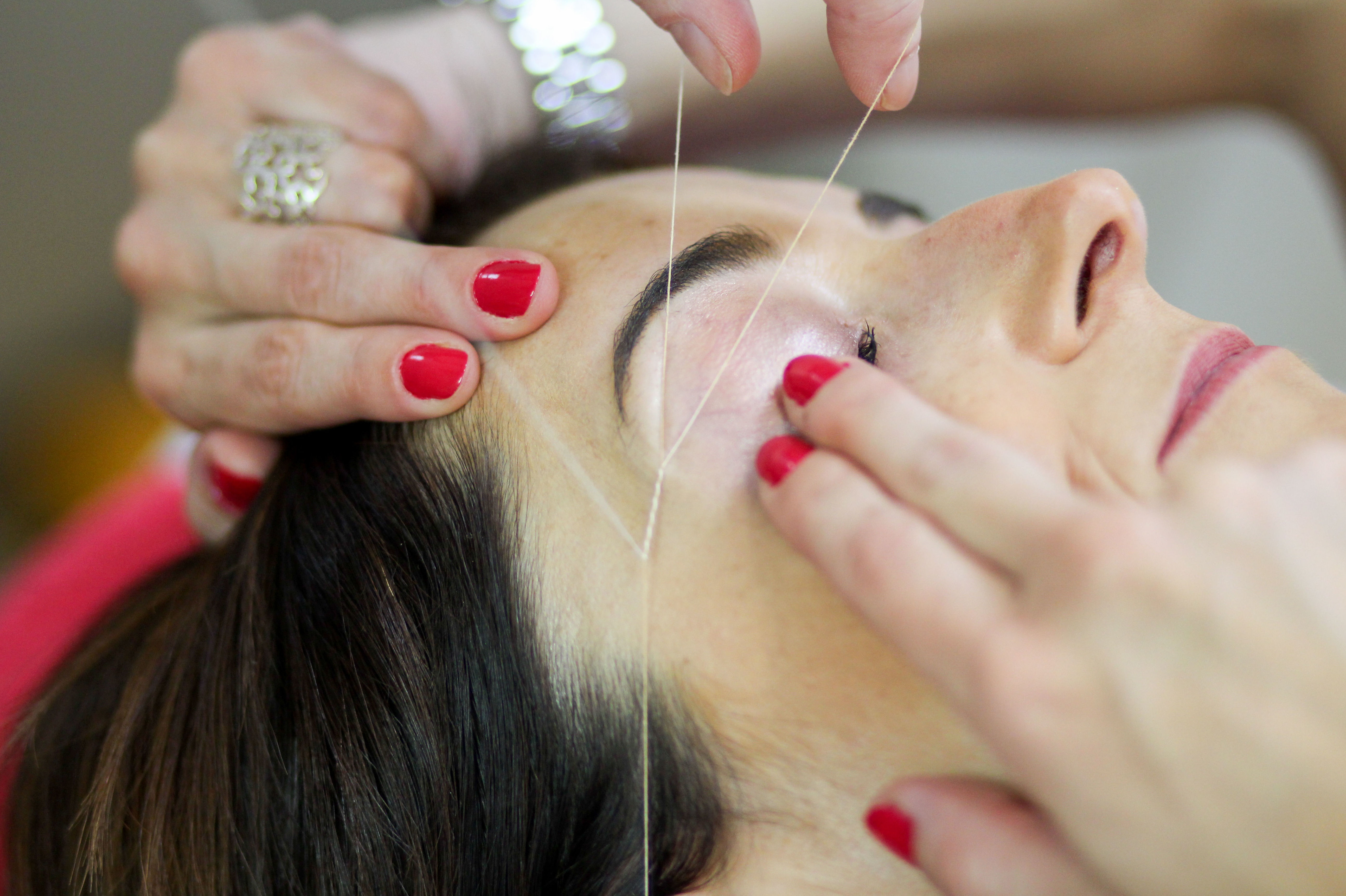 Depilación con hilo: Nuestros servicios de Fonsu Rodríguez Peluquería y Centro de estética Depilación con hilo: Nuestros servicios de Fonsu Rodríguez Peluquería y Centro de estética