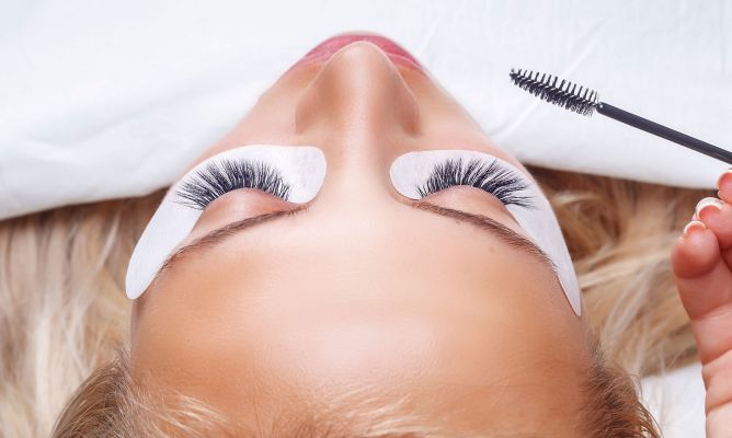 Tinte y permanente de pestañas: Nuestros servicios de Fonsu Rodríguez Peluquería y Centro de estética Tinte y permanente de pestañas: Nuestros servicios de Fonsu Rodríguez Peluquería y Centro de estética