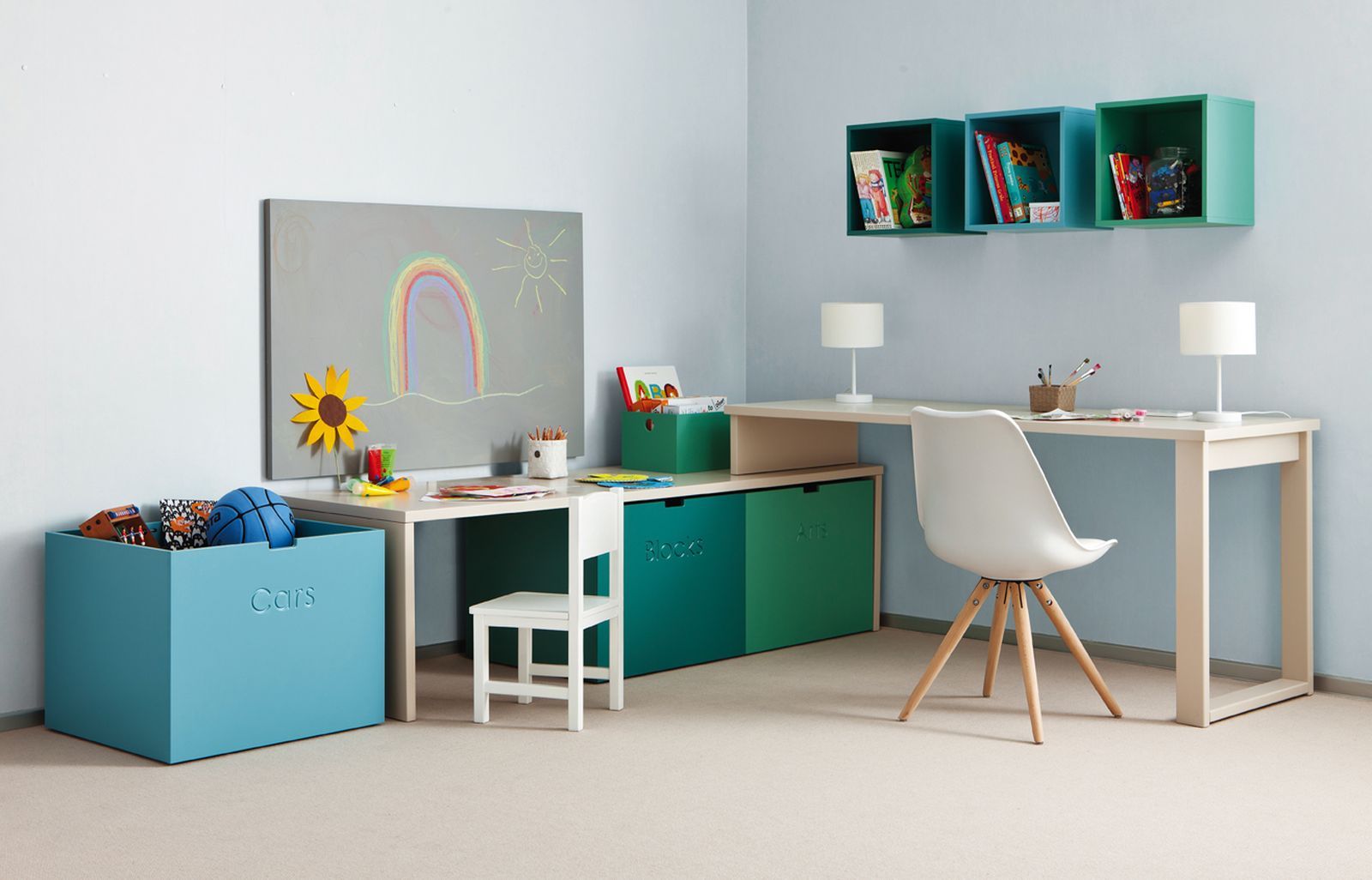 Habitación con zona de estudio y juego: Colecciones de El Cuarto de Micky Habitación con zona de estudio y juego: Colecciones de El Cuarto de Micky
