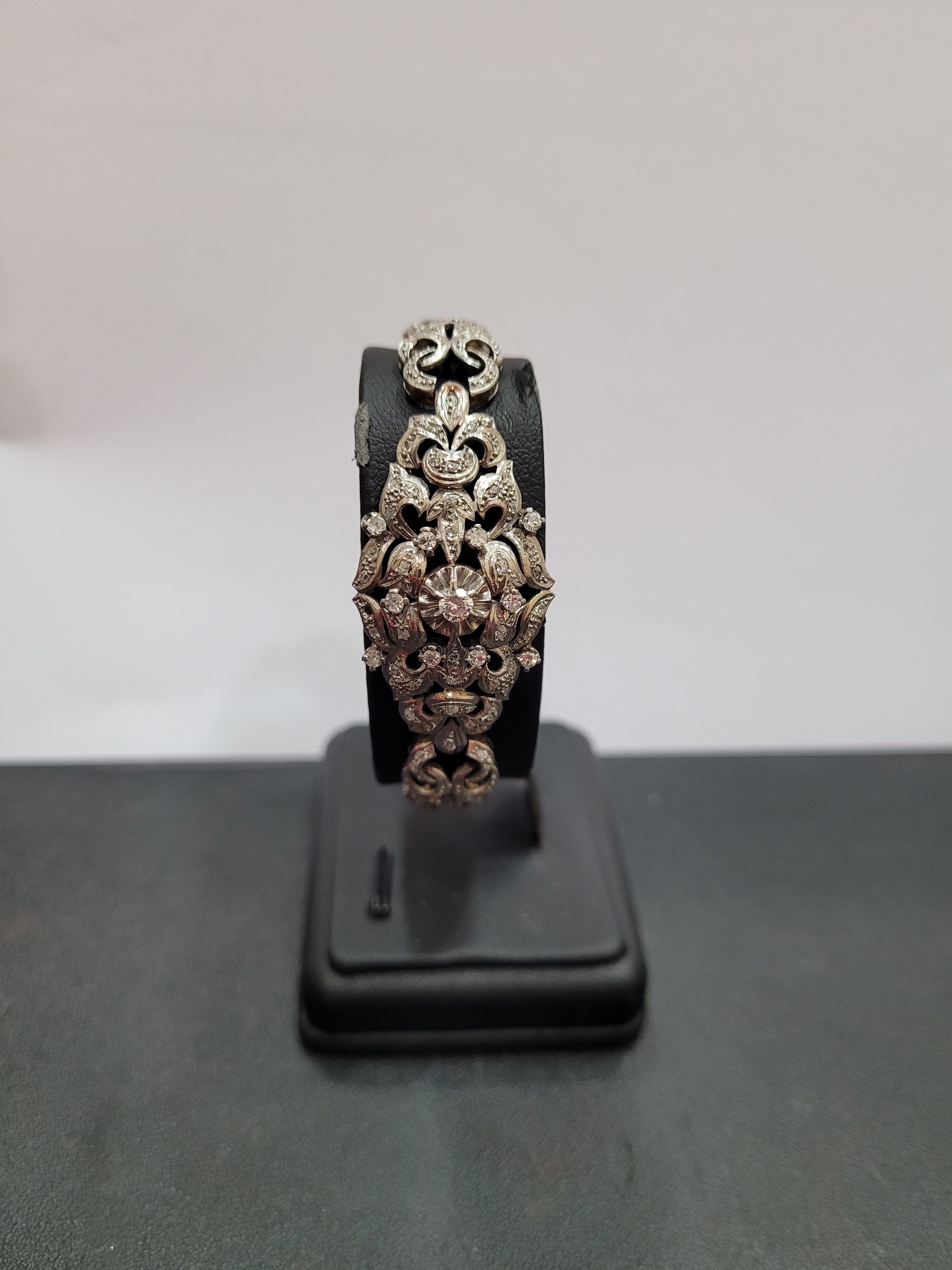 Pulsera de oro blanco y diamantes Pulsera de oro blanco y diamantes