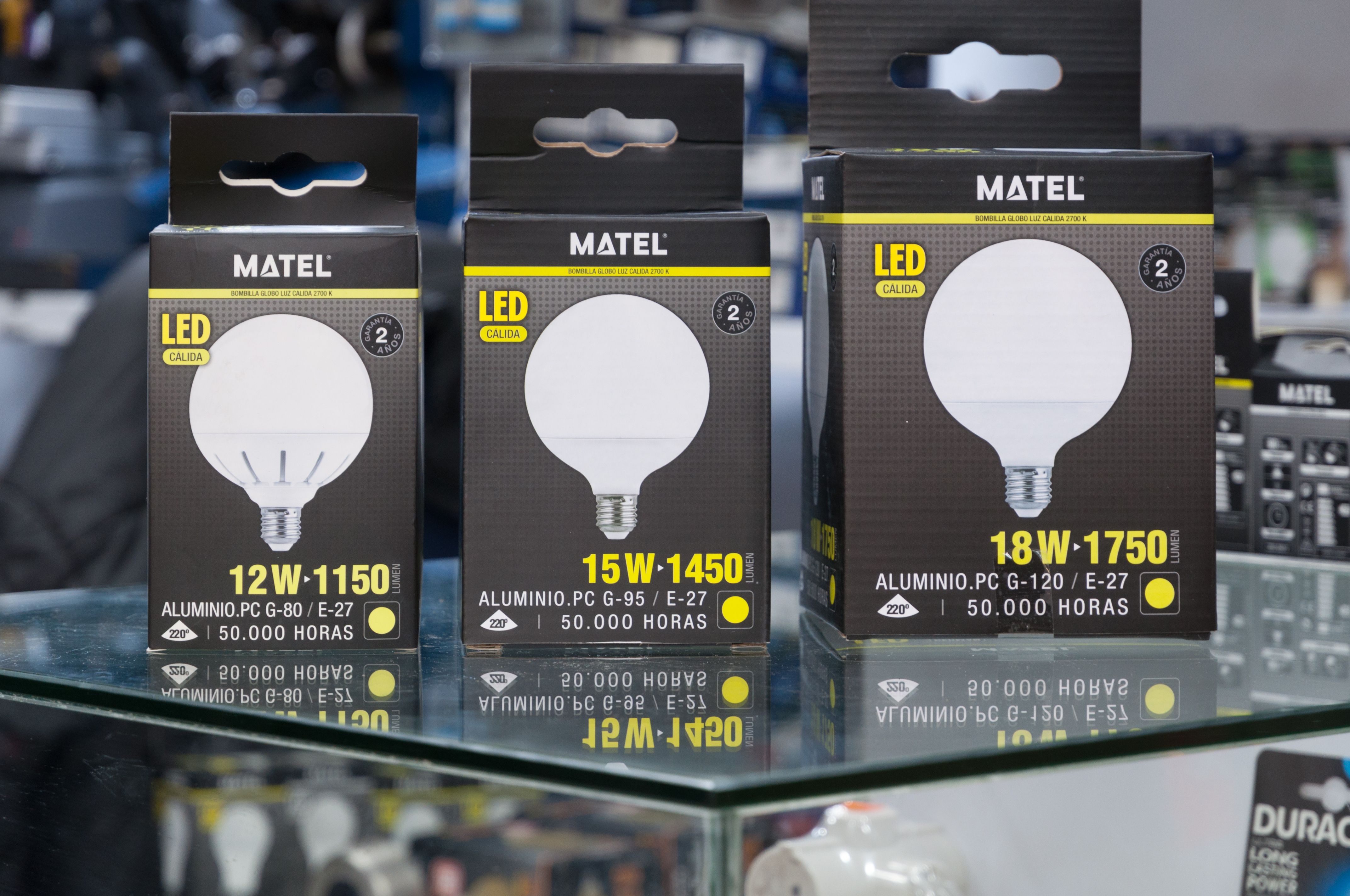 Nuestro catálogo comprende iluminación led, lámparas de bajo consumo...