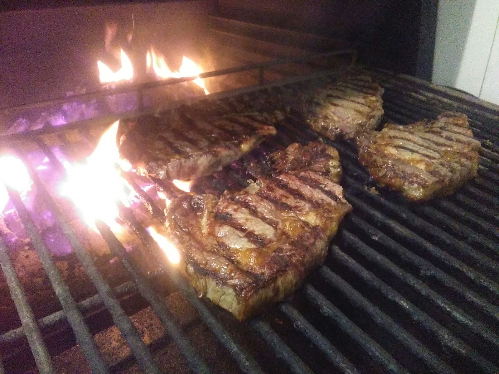 Carnes a la Brasa: Carta de Restaurante Asador La Yeska Carnes a la Brasa: Carta de Restaurante Asador La Yeska