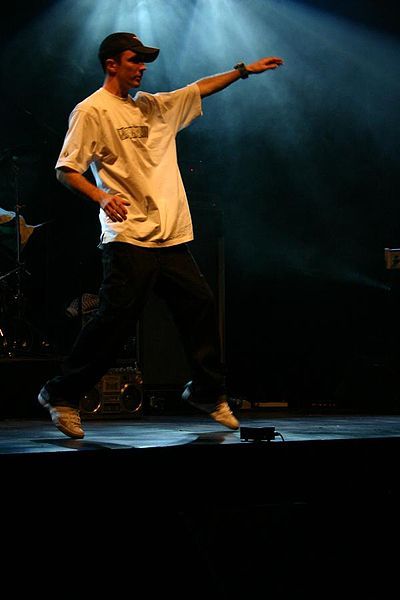 Clases de Popping en Valencia: Clases y Campamentos de Dance Center Valencia Clases de Popping en Valencia: Clases y Campamentos de Dance Center Valencia