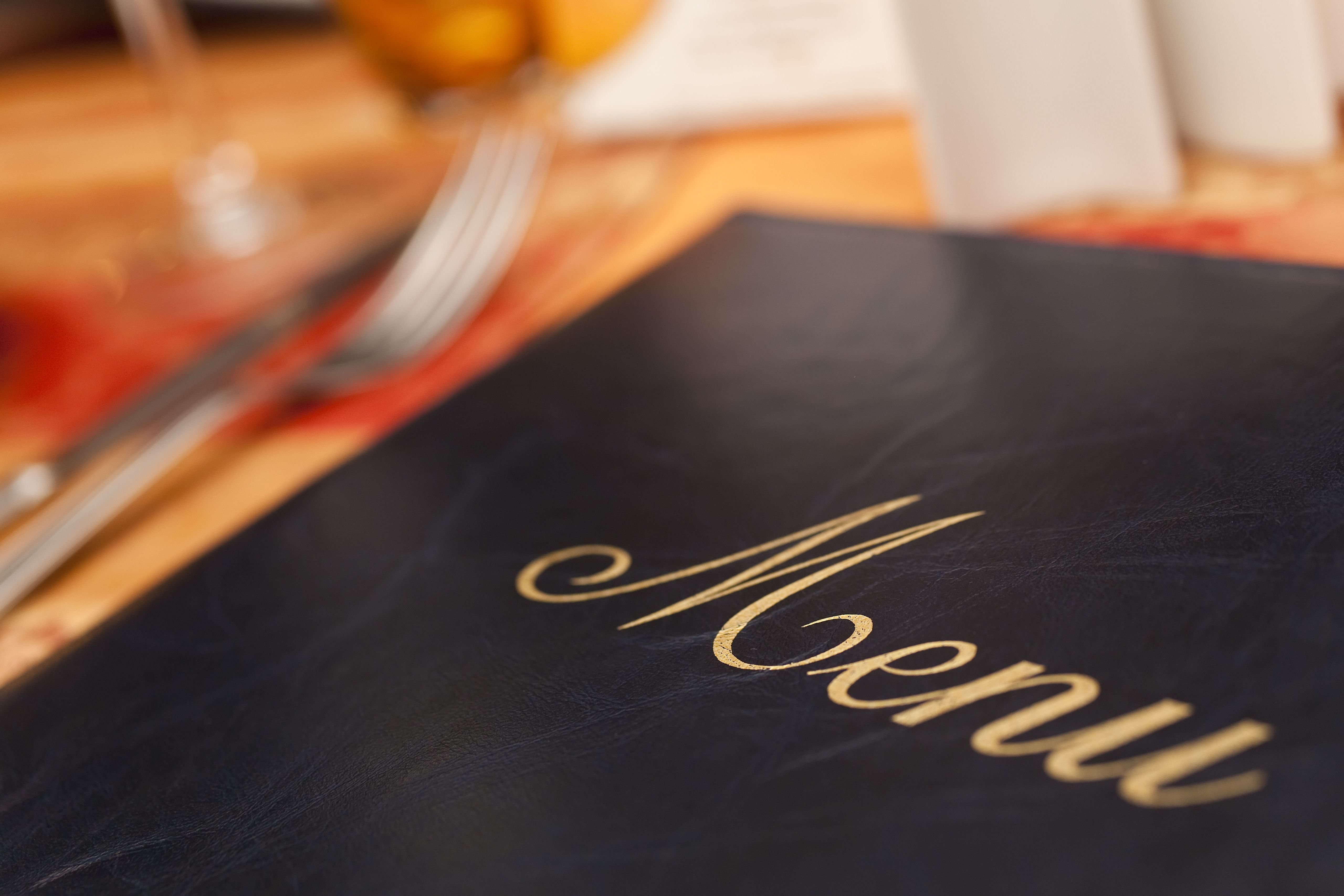 Menú ejecutivo: Carta de Restaurante Essencia Menú ejecutivo: Carta de Restaurante Essencia