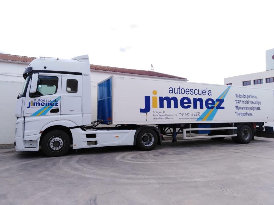 Mercancías peligrosas: Permiso de conducir de Autoescuela Jiménez Mercancías peligrosas: Permiso de conducir de Autoescuela Jiménez