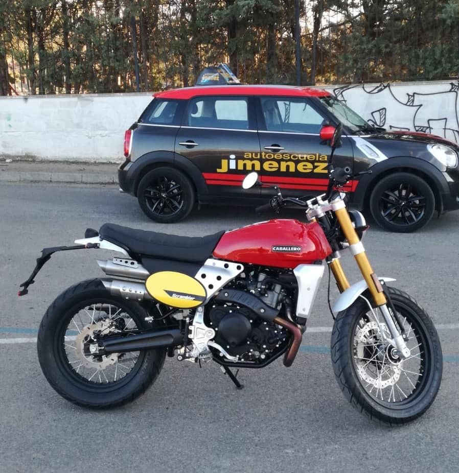 Ciclomotores y motocicletas: Permiso de conducir de Autoescuela Jiménez Ciclomotores y motocicletas: Permiso de conducir de Autoescuela Jiménez