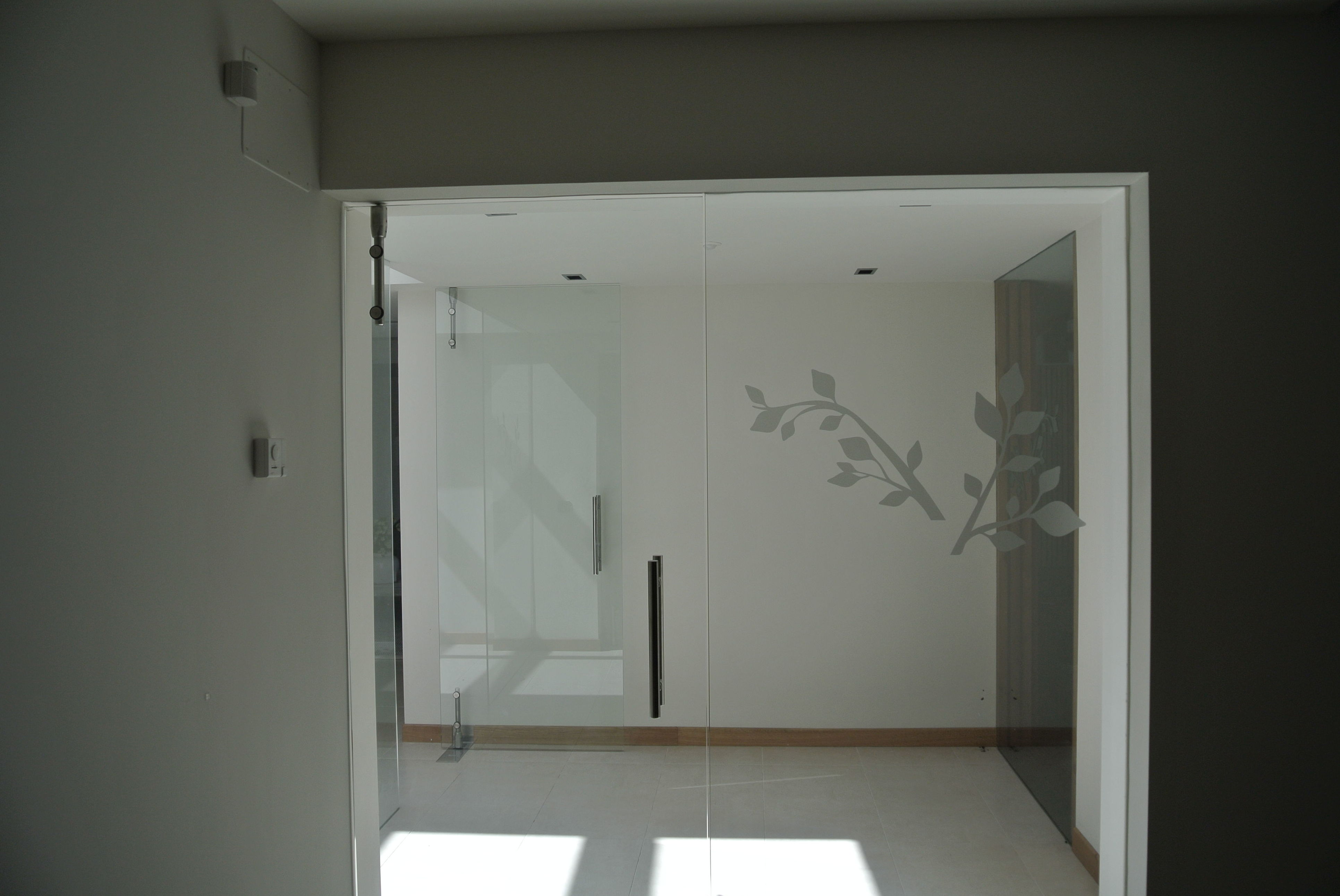 Puertas: Catálogo de Alusiero Carpintería de Aluminio Puertas: Catálogo de Alusiero Carpintería de Aluminio